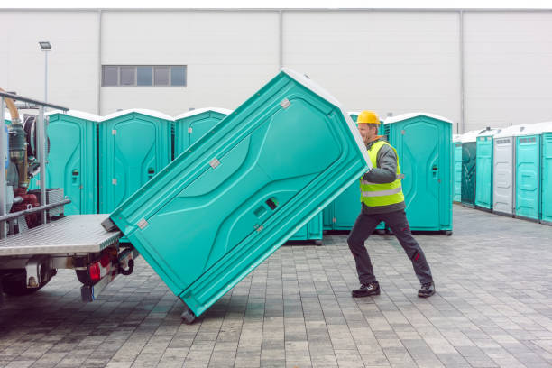 Portable Toilet Options We Offer in Creve Coeur, IL